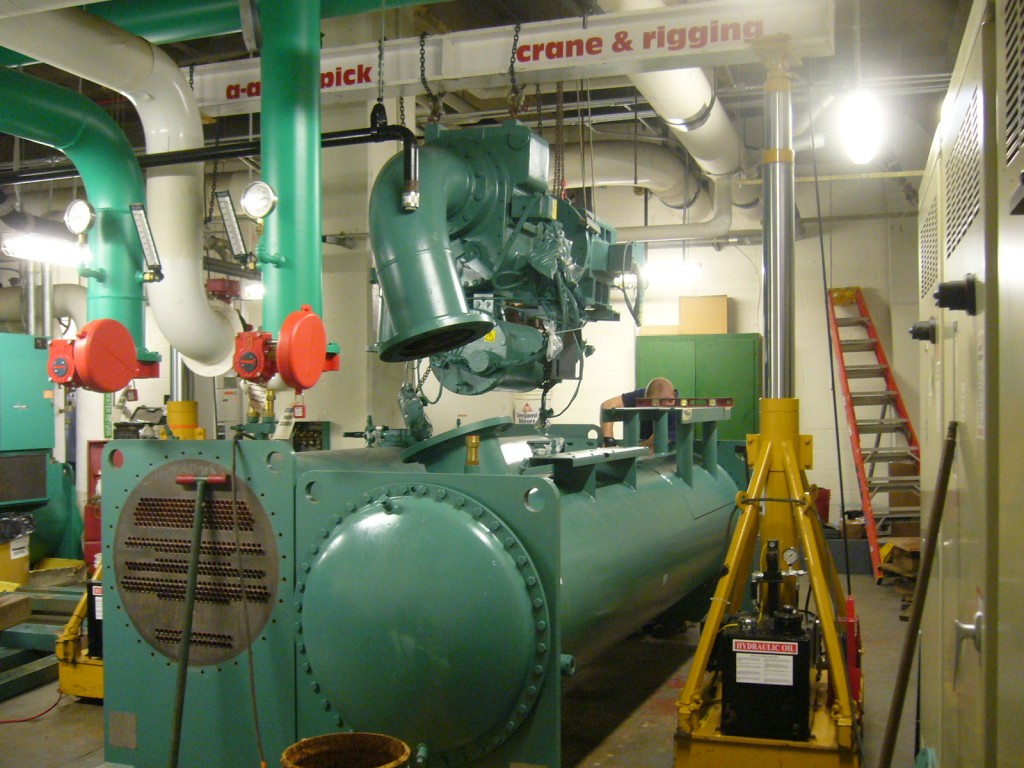 rigging-500-ton-chiller-at-yonkers-raceway-ny